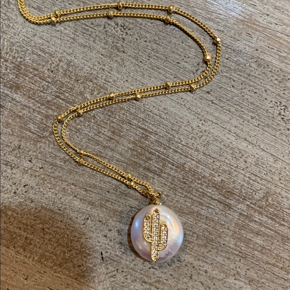 pearl necklace with crystal saguaro cacti - Picture 3 of 12